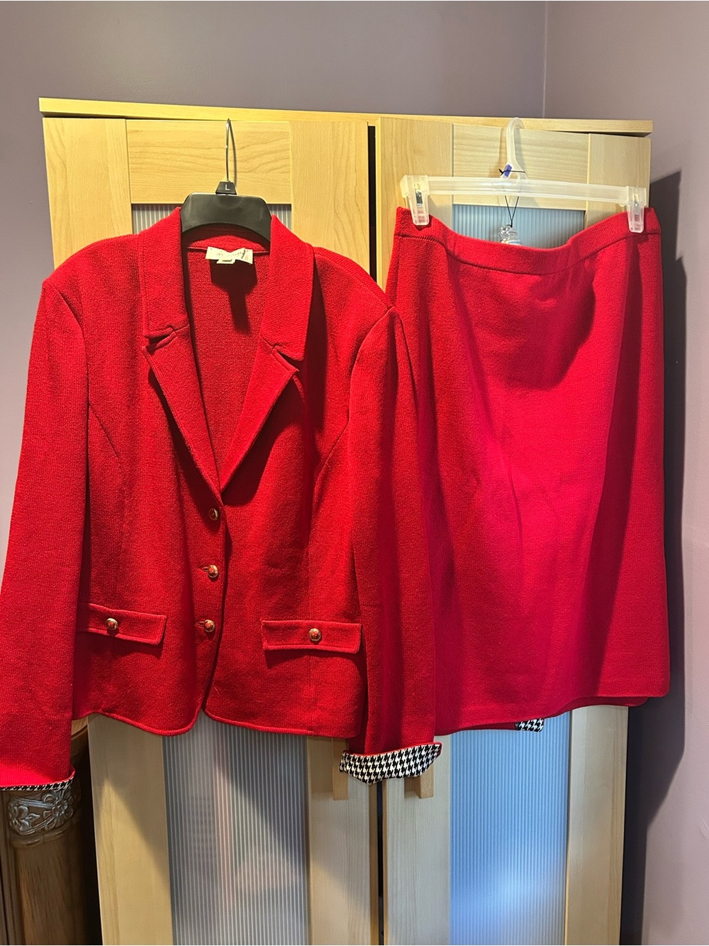 St. John Santana Knit Red Two-Piece Skirt Suit Jacket & Skirt Sz 16